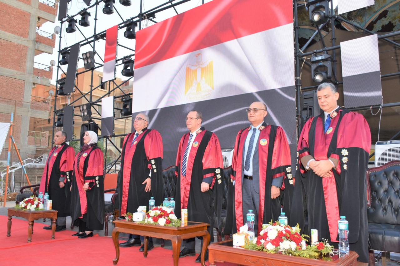 تحت رعاية الأستاذ الدكتور محمد حسين رئيس جامعة طنطا:   تجارة طنطا تحتفل بتخريج دفعة ٢٠٢٥ / ٢٠٢٦ لشعبة عربي ساعات معتمدة 